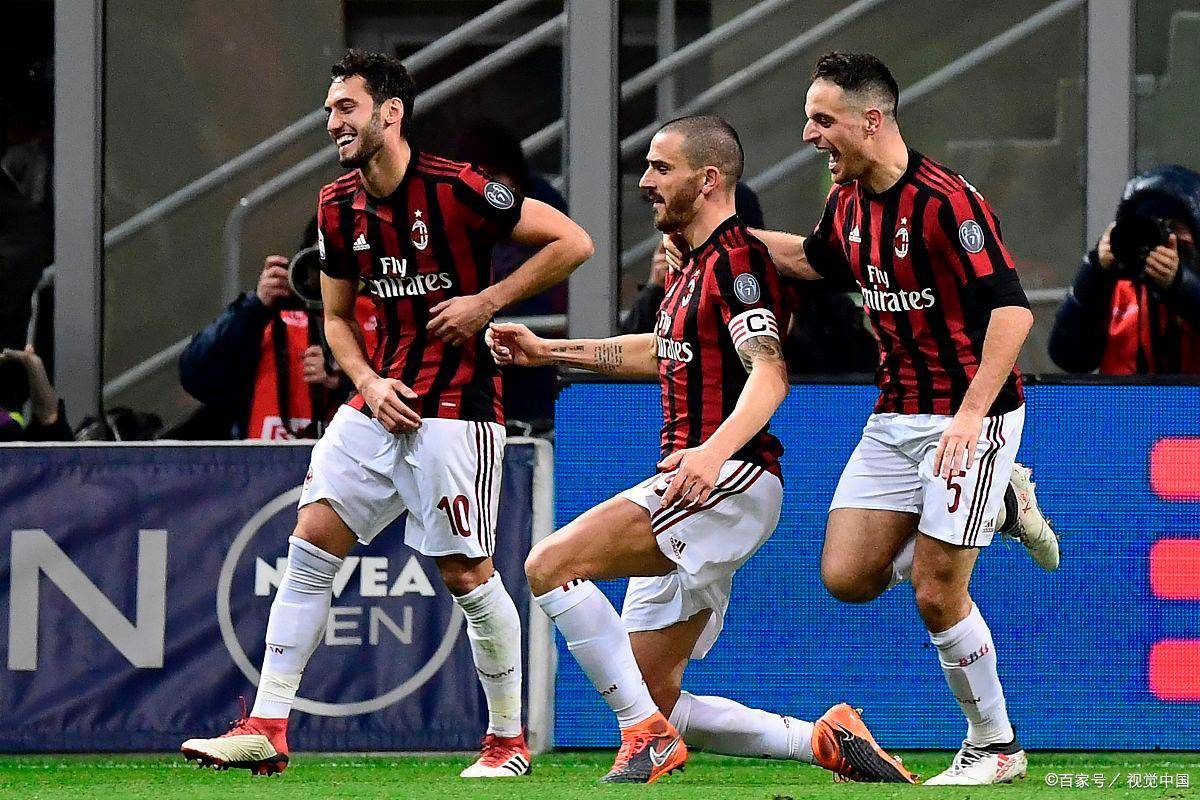 曼联考虑签下巴莱巴，期待填补中场空缺，暂无戈麦斯交易计划。