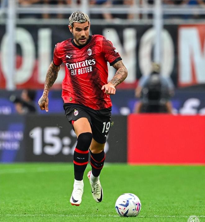 萨拉赫对斯洛特不满冲突升级，利物浦该怎么面对更衣室的矛盾？