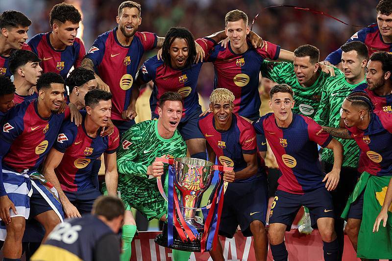 乌拉圭历史第三人，巴尔韦德达成欧冠70场里程碑