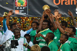 鲍威尔：高诗岩做出了非常好的表率作用 他能够把全队融在一起