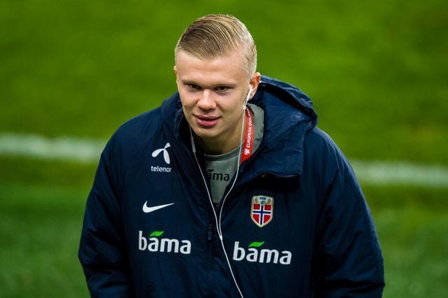 赵佳楠：我们拥有全世界最好的球迷，非常感谢大连球迷的支持