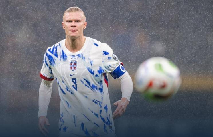 英超超过34岁的球员最佳阵容：